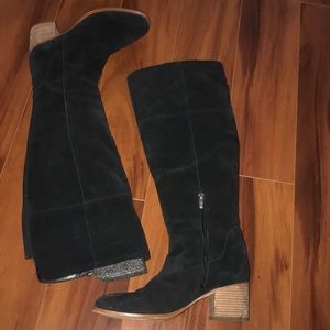 💥 Marc Fisher black suede knee high boot 💥